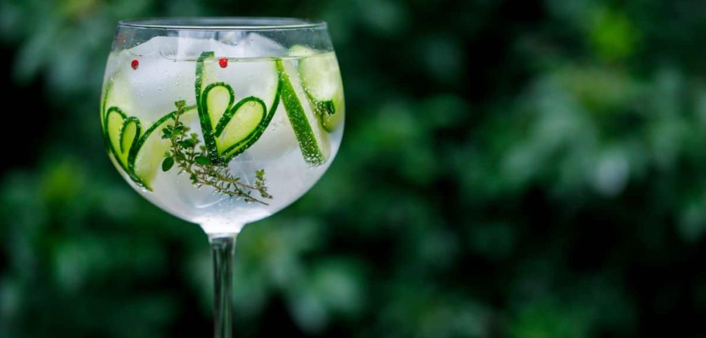 Garden tonic servi dans un grand verre