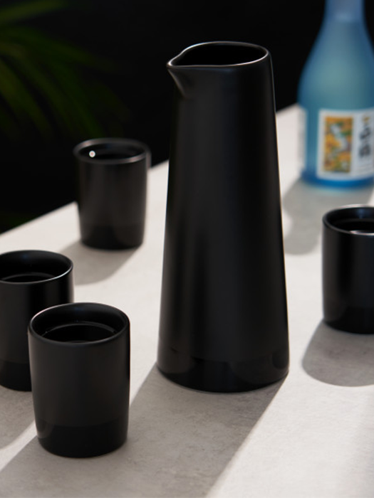 Ensemble à Saké en céramique noire (5 pièces)- Visky